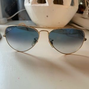 Tan ray ban aviators, very good condition have used 10 ish times